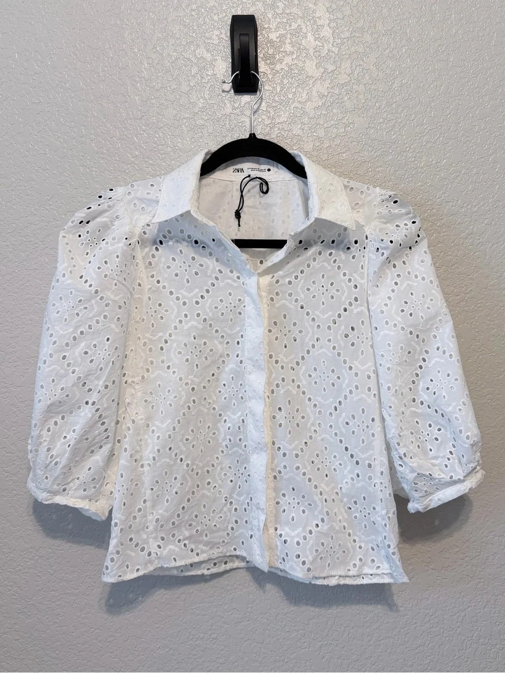 Zara White Eyelet Embroidered Puff Sleeve Button Front Blouse | XS | NWOT